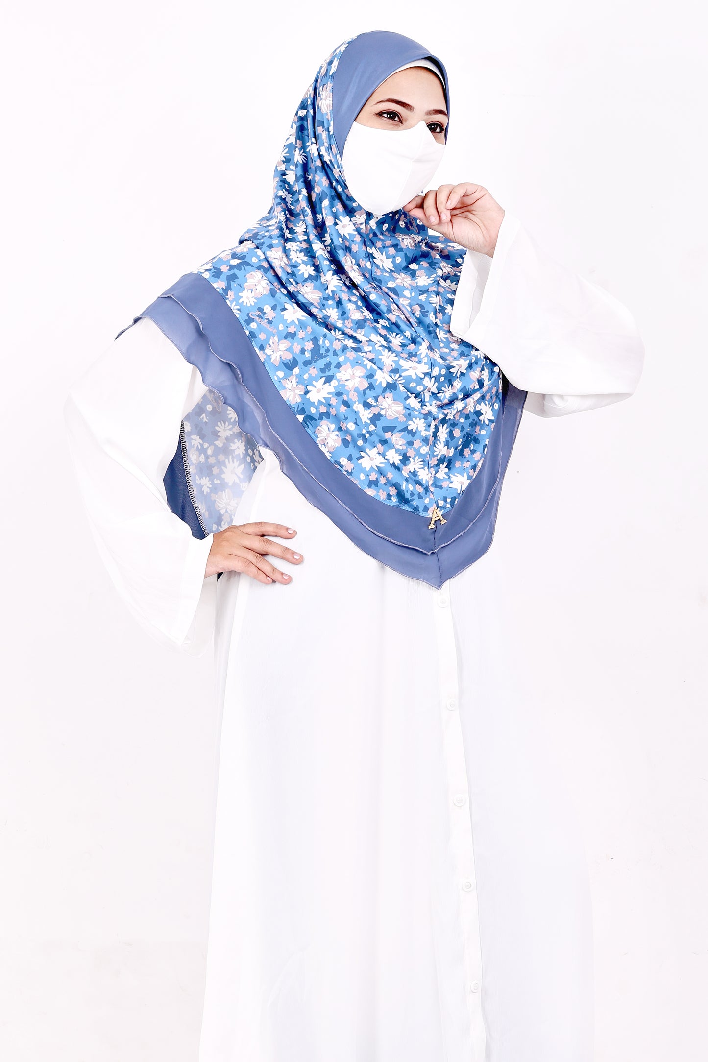 Malaysian Makhna (Blue & White Floral - Blue Border)
